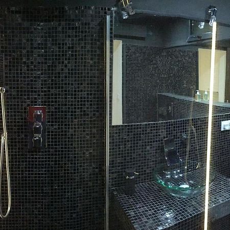City Center Apartment With Gym & Spa Budapest Esterno foto