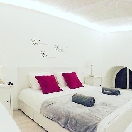 City Center Apartment With Gym & Spa Budapest Esterno foto