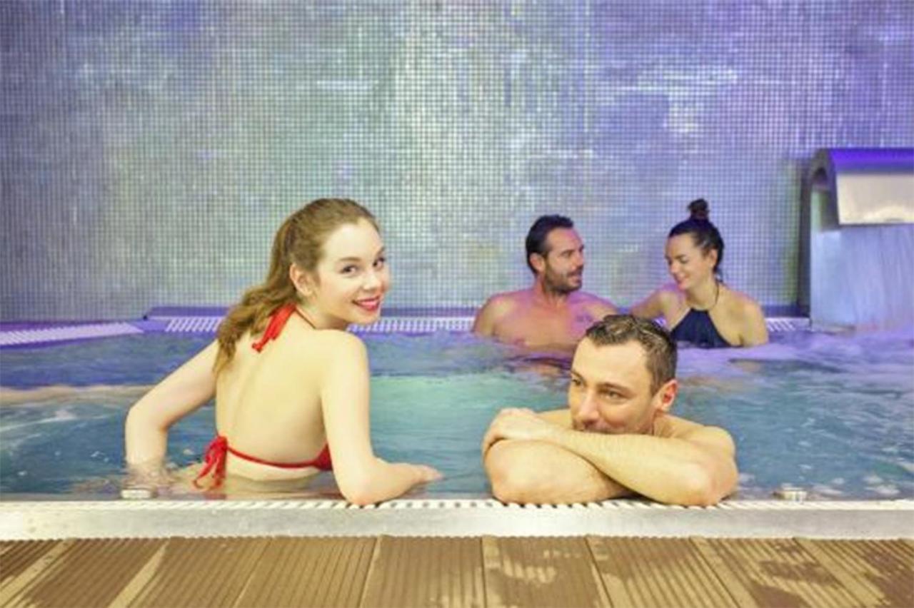 City Center Apartment With Gym & Spa Budapest Esterno foto